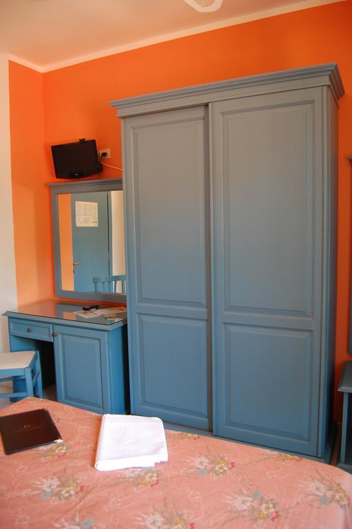 Hotel Villa Ombrosa Portoferraio Pokoj fotografie