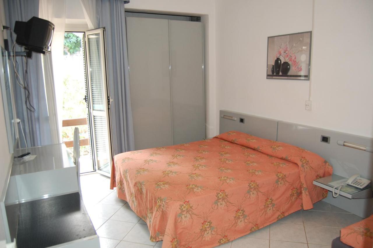 Hotel Villa Ombrosa Portoferraio Pokoj fotografie
